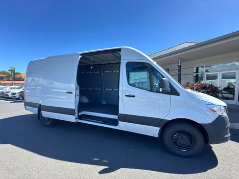 Used 2026 Mercedes-Benz Sprinter 2500 image 6