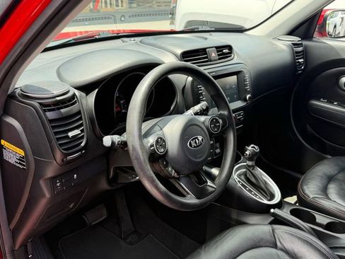 Used 2018 Kia Soul + FWD image 11