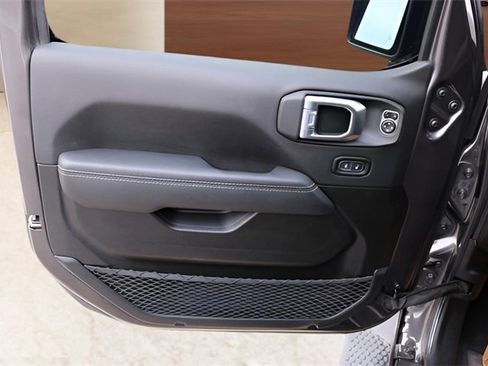 Used 2021 Jeep Wrangler Unlimited Sahara w/ Safety Group image 10