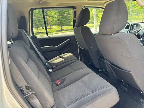 Used 2009 Ford Explorer XLT AWD/4WD image 12