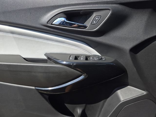 Used 2025 Chevrolet Trax LT FWD image 24