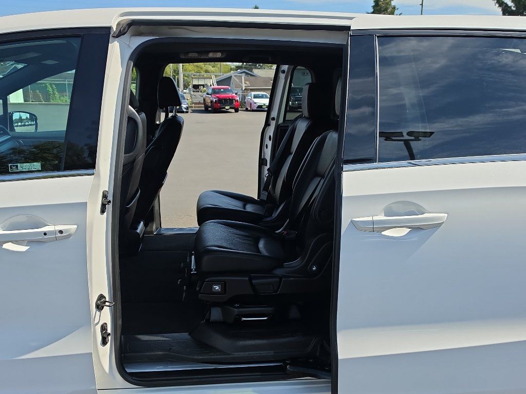 Used 2025 Honda Odyssey Sport-L image 18