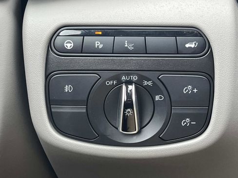 Used 2024 INFINITI QX50 Sensory image 36