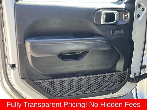 Used 2022 Jeep Wrangler Unlimited Sahara w/ LED Lighting Group AWD/4WD image 25