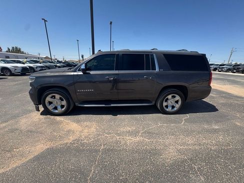 Used 2015 Chevrolet Suburban LTZ RWD image 2