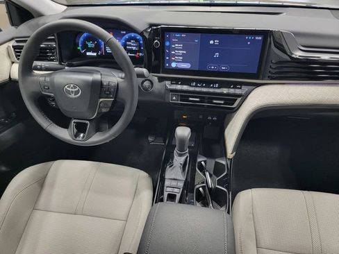 Used 2026 Toyota Camry XLE AWD/4WD image 30