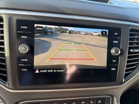 Used 2020 Volkswagen Atlas Cross Sport SE w/ Panoramic Sunroof Package image 21