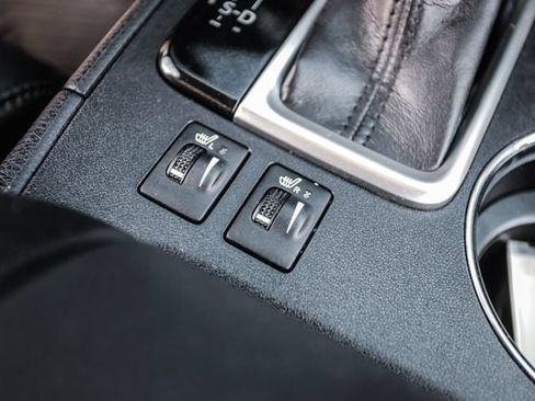 Used 2019 Toyota Highlander XLE AWD/4WD image 45