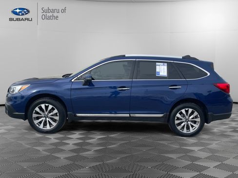 Used 2017 Subaru Outback 2.5i Touring w/ Popular Package #5A image 8
