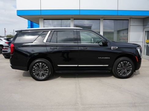 Used 2025 GMC Yukon Elevation w/ Elevation Premium Package AWD/4WD image 37