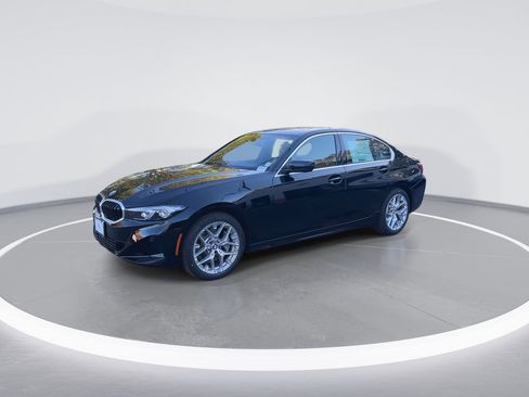 New 2025 BMW 330i xDrive Sedan w/ Convenience Package image 4