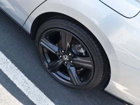 Used 2025 Honda Accord Sport image 11