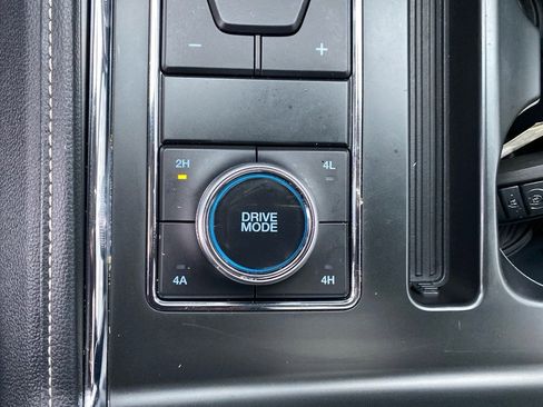 Used 2024 Ford Expedition XLT image 13