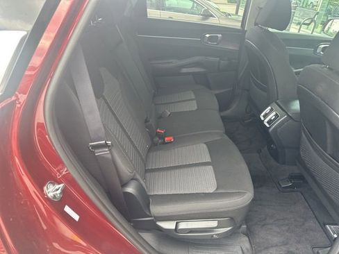 Used 2025 Kia Sorento LX FWD image 20
