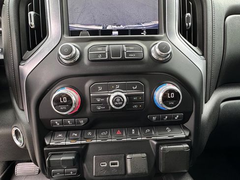 Used 2020 GMC Sierra 1500 SLT w/ SLT Premium Plus Package AWD/4WD image 34