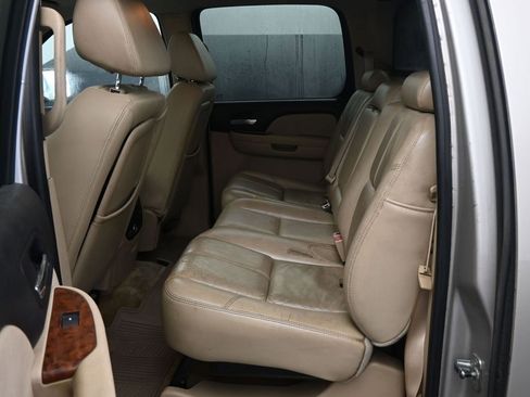 Used 2007 Chevrolet Avalanche LTZ w/ LTZ Preferred Equipment Group image 17