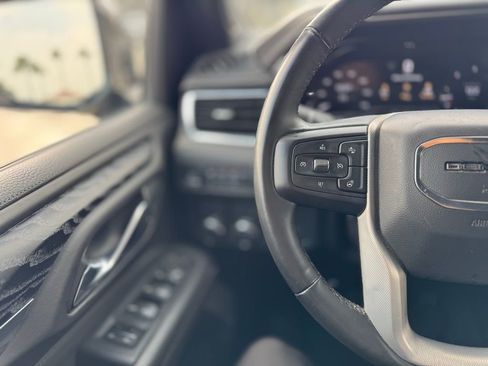 Used 2023 GMC Yukon Denali image 7