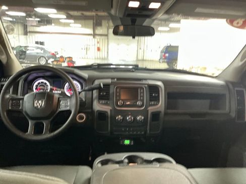 Used 2018 RAM 2500 Tradesman w/ Chrome Appearance Group image 13