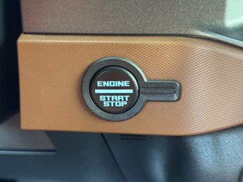 Used 2024 Ford Bronco Outer Banks AWD/4WD image 23