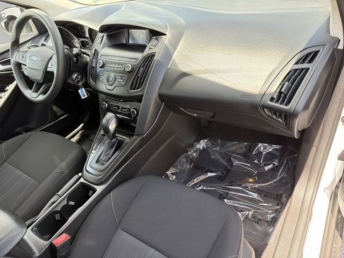 Used 2018 Ford Focus SE FWD image 11