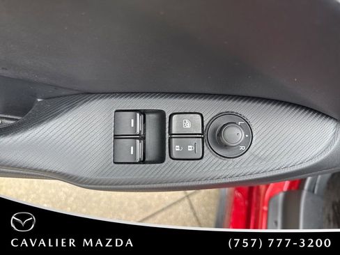 Used 2025 MAZDA MX-5 Miata RF Grand Touring w/ Weather Package RWD image 10