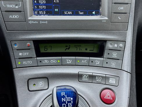 Used 2013 Toyota Prius Three image 12