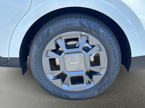 New 2026 Kia Carnival SX image 9