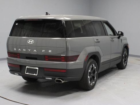 Used 2025 Hyundai Santa Fe SE AWD/4WD image 10