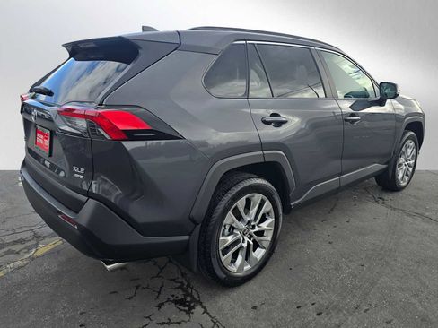 Used 2025 Toyota RAV4 XLE Premium image 3