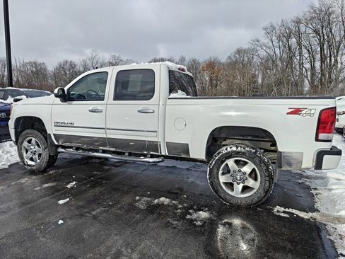 Used 2011 GMC Sierra 2500 Denali w/ Snow Plow Prep Package image 5