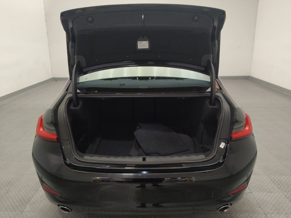 Used 2020 BMW 330i Sedan w/ Driving Assistance Package RWD image 29