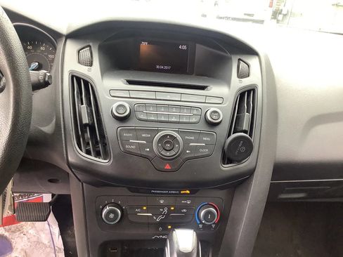 Used 2016 Ford Focus SE FWD image 19