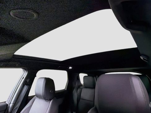 New 2026 Land Rover Discovery Sport Landmark AWD/4WD image 9