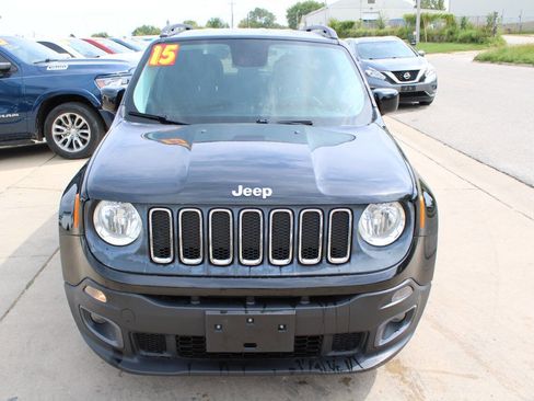 Used 2015 Jeep Renegade Latitude image 2