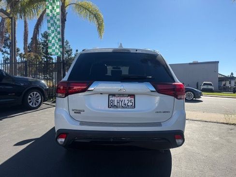 Used 2019 Mitsubishi Outlander SE image 10
