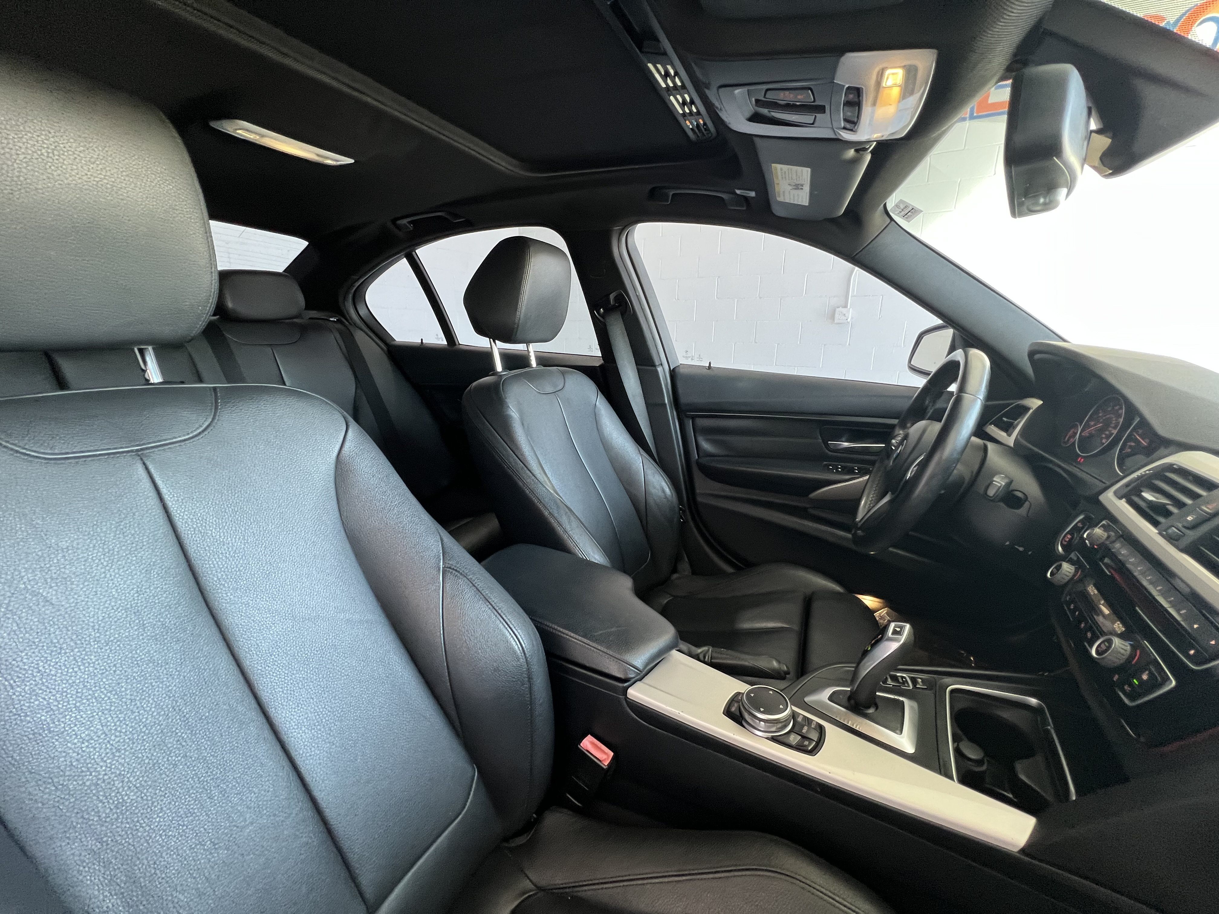 Used 2016 BMW 320i Sedan RWD image 20