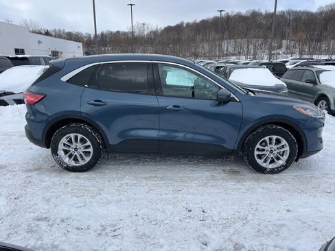 Used 2020 Ford Escape SE image 6