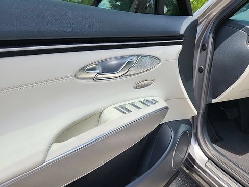 Used 2025 Genesis Electrified GV70 AWD/4WD image 6