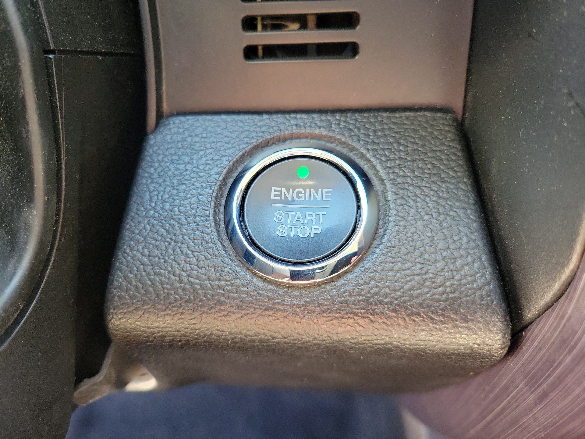 Used 2021 Ford F250 Limited AWD/4WD image 39
