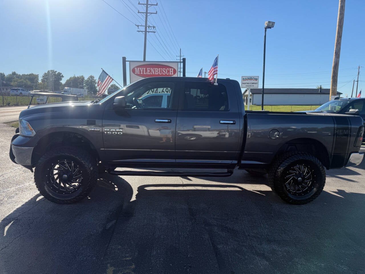 Used 2017 RAM 1500 Classic SLT AWD/4WD image 1