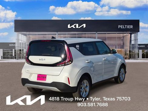 Certified 2025 Kia Soul LX w/ LX Technology Package FWD image 6