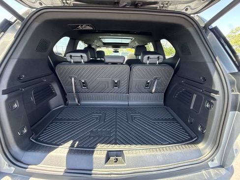 Certified 2025 GMC Acadia AT4 AWD/4WD image 27