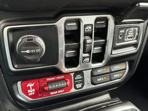 Used 2024 Jeep Wrangler Unlimited Rubicon image 23