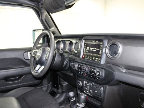 Used 2023 Jeep Wrangler Sahara image 23