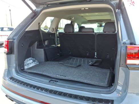 Certified 2024 Volkswagen Atlas Peak Edition SE image 14