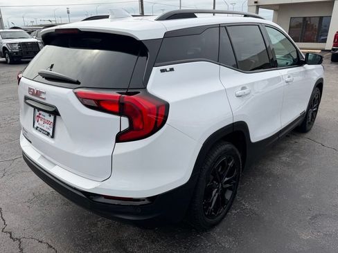 Used 2021 GMC Terrain SLE w/ Driver Convenience Package FWD image 4