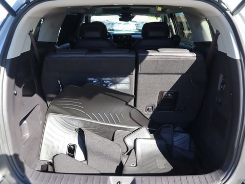 Used 2025 Kia Carnival SX Prestige image 26