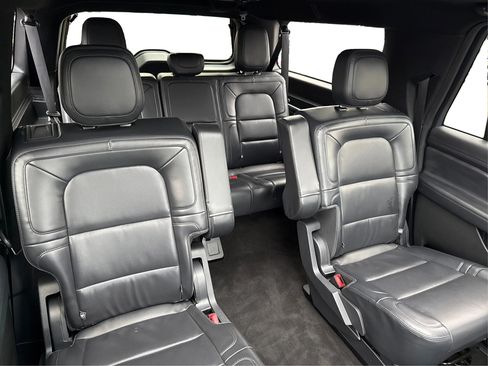 Used 2024 Lincoln Navigator L 4WD image 12