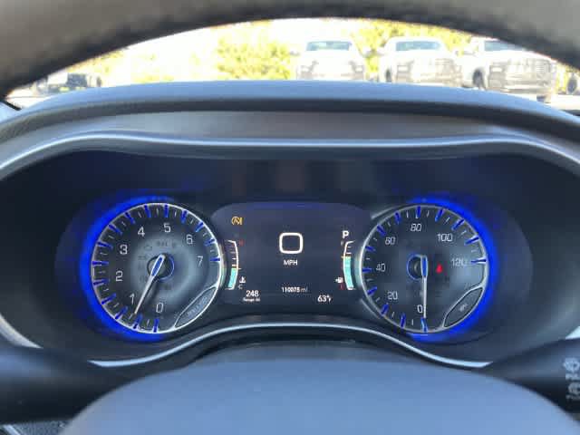 Used 2018 Chrysler Pacifica Limited w/ Advanced Safetytec Group FWD image 27
