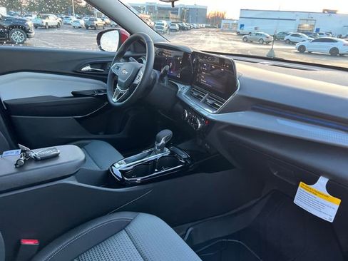 New 2026 Chevrolet Trax LT w/ Sunroof Package image 11